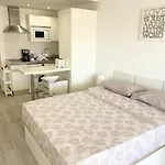 Floor, Panoramic Studio, Heated Pool Appartement *