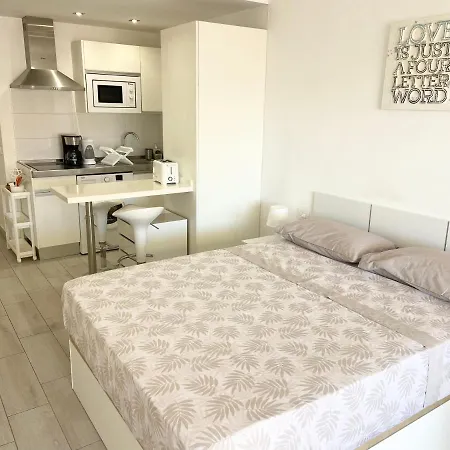 Floor, Panoramic Studio, Heated Pool Appartement *