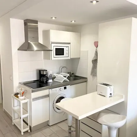 Appartement Floor, Panoramic Studio, Heated Pool