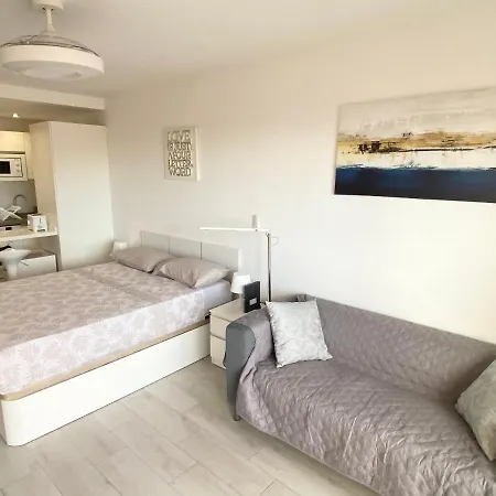 Floor, Panoramic Studio, Heated Pool Апартаменты Лос Кристианос